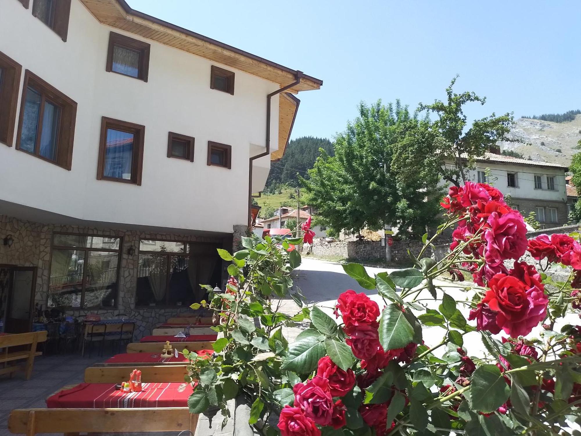 Къща За Гости Камината Trigrad Exteriör bild
